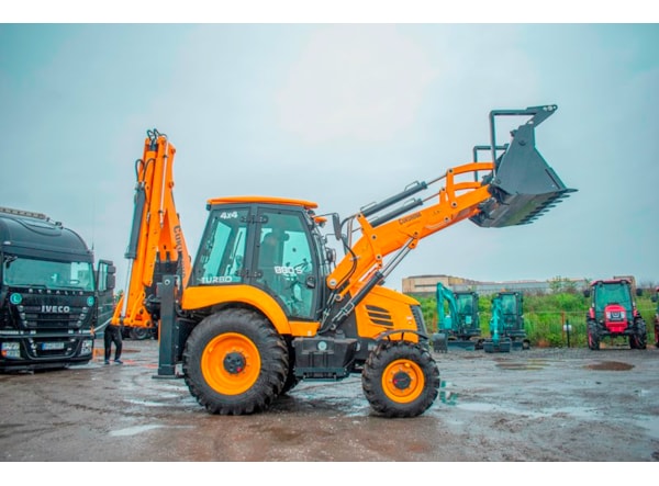 Buldoexcavator CUKUROVA 880 S STAGE V leviere  de vanzare